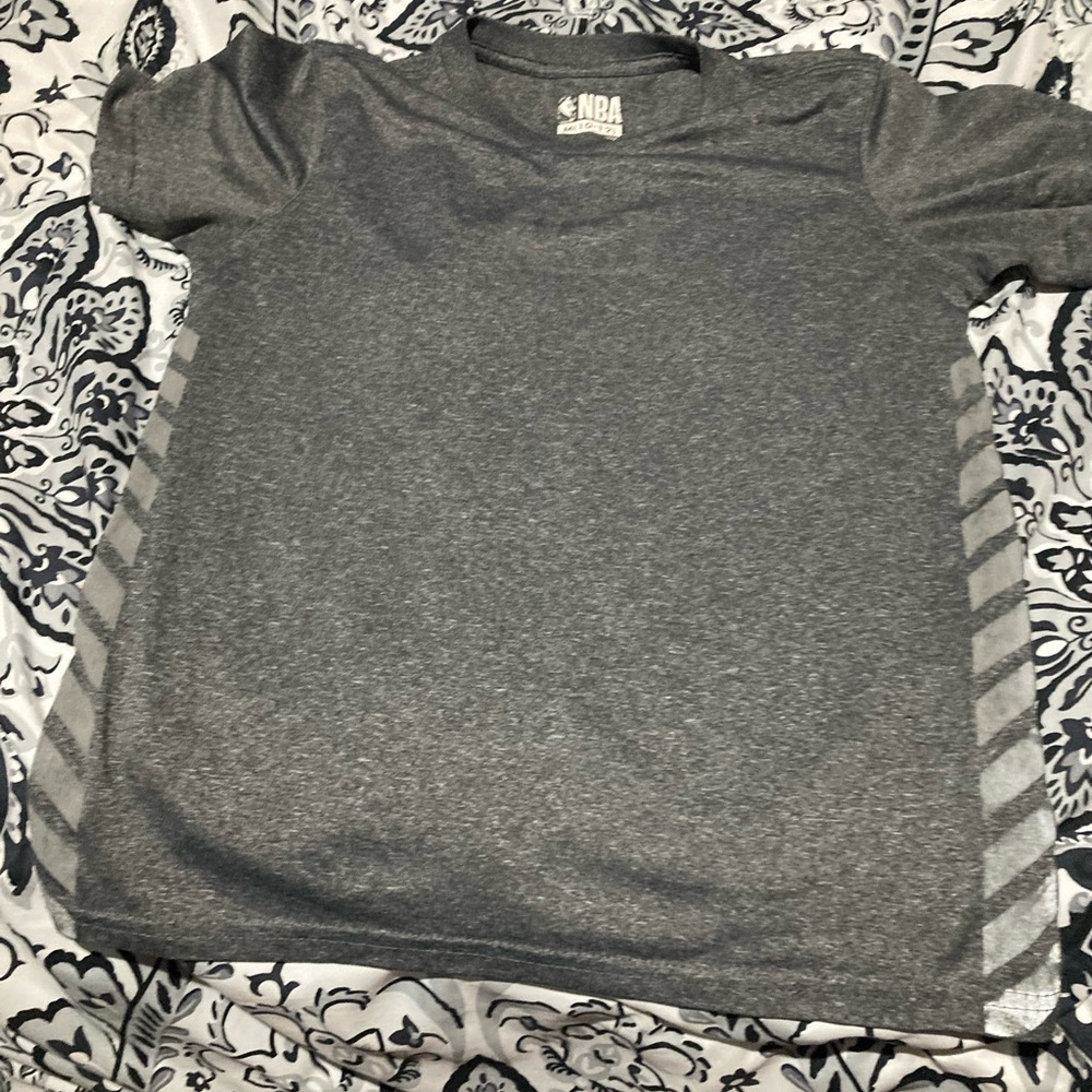 Boys short sleeve tee shirt size M 10-12